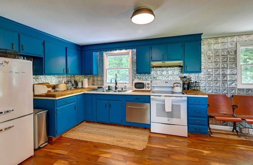 Marble Dale Cabin | Pet-Friendly Connecticut Cabin w/ Deck & Fire Pit!