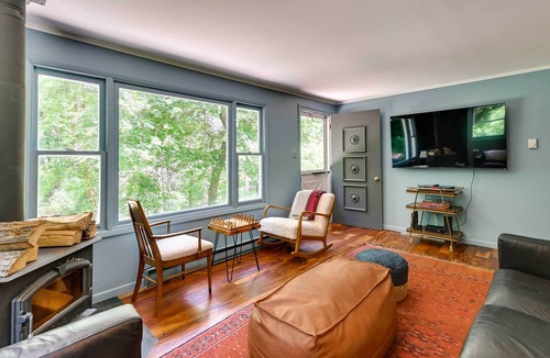 Marble Dale Cabin | Pet-Friendly Connecticut Cabin w/ Deck & Fire Pit!