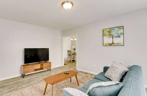 Waterbury House | Pet-Friendly Connecticut Retreat Near Golfing!