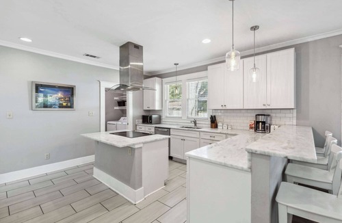 Cooper-Young Historic District House | Pet Friendly Cooper Young Gem