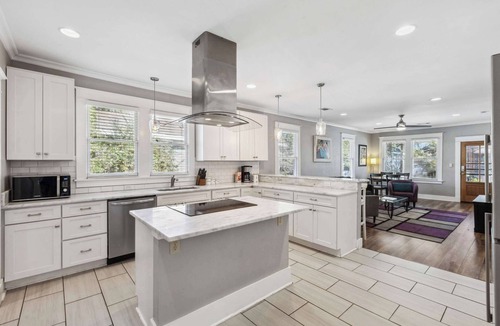 Cooper-Young Historic District House | Pet Friendly Cooper Young Gem