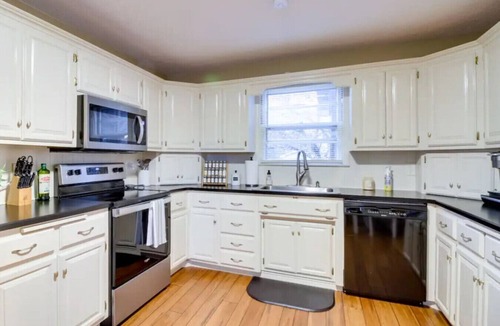 Brainerd House | Pet-Friendly Cottage in DWTN Brainerd