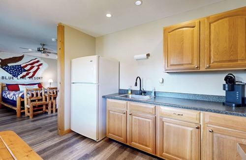 Murphysboro Cottage | Pet Friendly! Countryside Couples Stay in Illinois