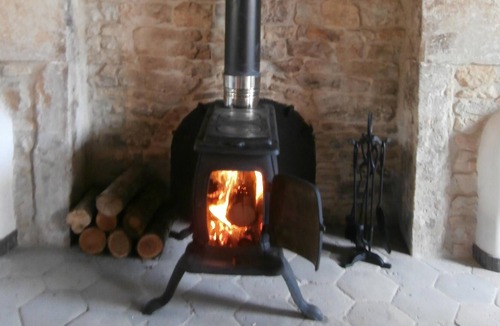 Benest Cottage | Pet-friendly Countryside Cottage. Riverside walks. Utilities & firewood included