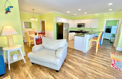 Atlantic Beach Hotel | Pet-friendly, Covered Porch, 3 Blocks to Beach! Unit 121