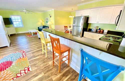 Atlantic Beach Hotel | Pet-friendly, Covered Porch, 3 Blocks to Beach! Unit 121