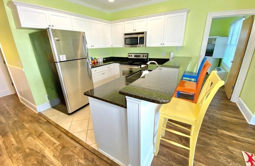 Atlantic Beach Hotel | Pet-friendly, Covered Porch, 3 Blocks to Beach! Unit 121