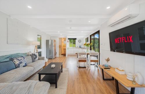 Woombye House | Pet friendly cozy cabin