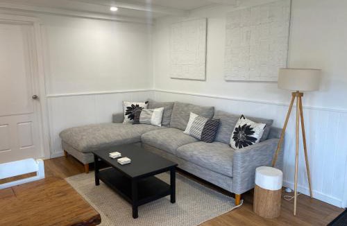 Woombye House | Pet friendly cozy cabin