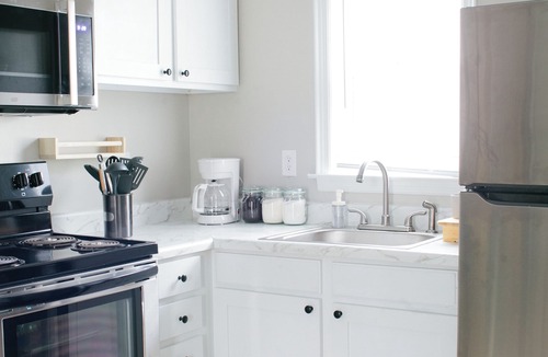 Montgomery Apartment | Pet-Friendly Cozy Escape | Steps from MGM