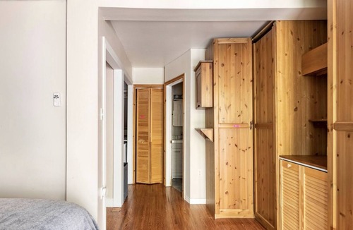 Pickering House | Pet friendly Cozy private backyard garden suite