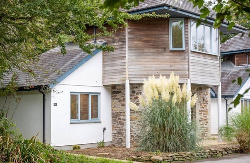 Carnon Downs Cottage | Pet friendly Croft Cottage