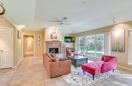 Damon House | Pet-Friendly Damon Home w/ Hot Tub & Yard!