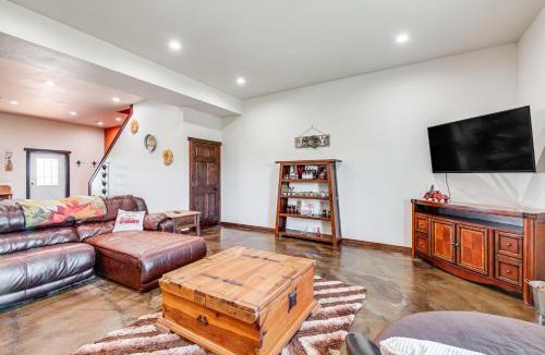 Lingle House | Pet Friendly 'Daydreamers Guest Ranch' on 60 Acres