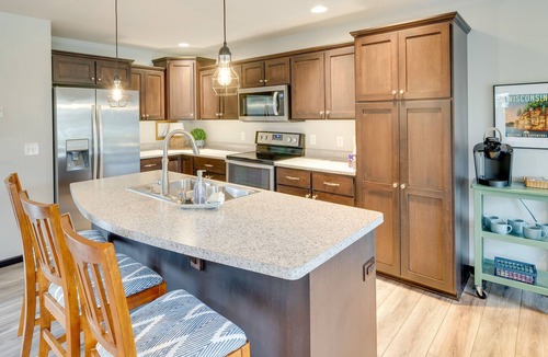 De Forest House | Pet-Friendly DeForest Getaway w/ Backyard!