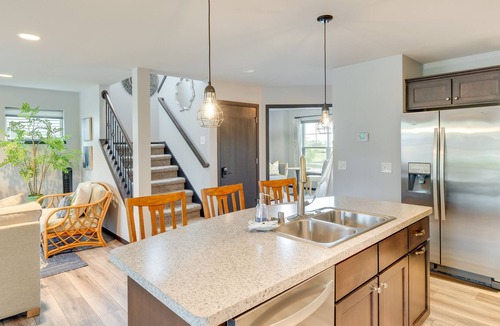 De Forest House | Pet-Friendly DeForest Getaway w/ Backyard!