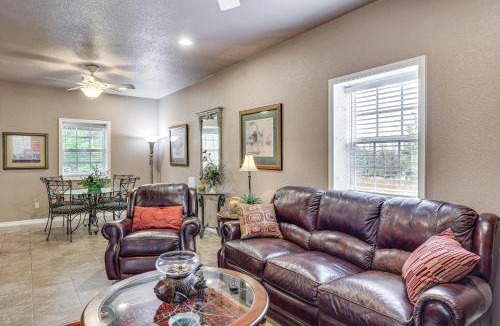 Russellville House | Pet-Friendly Dover Cottage w/Deck + Mtn Views!