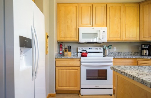 Winter Park House | ☀ Pet Friendly Downtown Townhome | Near Shops, Skiing, Dining & Park | Hot Tub