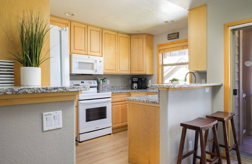 Winter Park House | ☀ Pet Friendly Downtown Townhome | Near Shops, Skiing, Dining & Park | Hot Tub