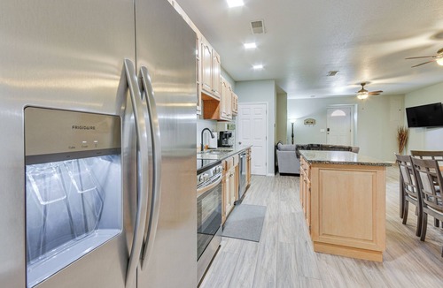Fulton Apartment | Pet-friendly Downtown Fulton Apt w/Smart TV!
