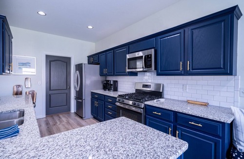 Edmond House | Pet Friendly Edmond Home with Fenced Yard and 3 King Beds