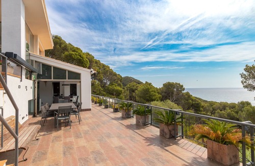 Sa Tuna Villa | Pet-Friendly 'Espectacular Villa en Begur' with Sea View, Pool & Wi-Fi