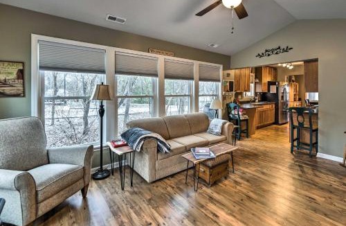 Delavan Lake House | Pet-Friendly Extended Stay Walk to Delavan Lake