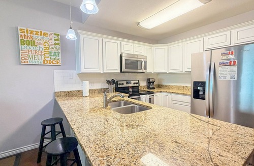 Corpus Christi House | Pet-Friendly Family Getaway | Heated Pool & Playground