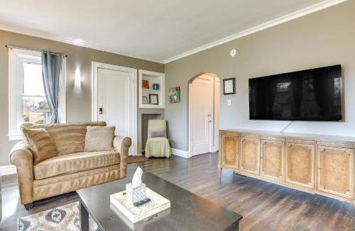 Evanston Apartment | Pet-Friendly Family Apartment - Near NU Campus!