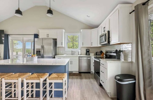 Southwest Raleigh House | Pet Friendly Family Home Steps to Raleigh Greenway