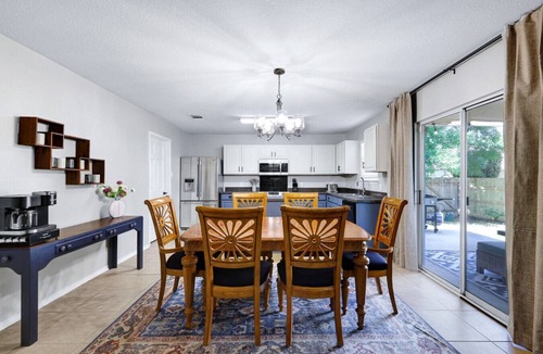 San Antonio House | Pet Friendly, Family Friendly, Huge Yard, Fire Pit, WiFi