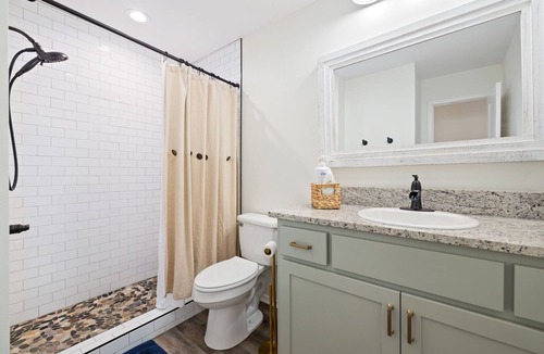 Lincoln Other | Pet-Friendly Farm Stay in Northwest Arkansas