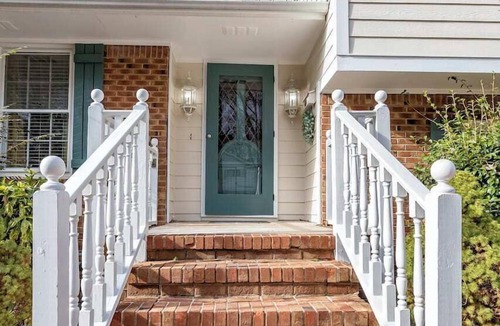 Cary House | Pet Friendly Fenced In 4 BDRM 3 BA DT Cary Home