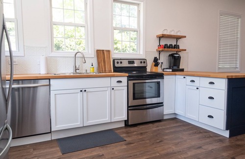 Pacific House | Pet Friendly - Fenced Yard - No Cleaning Fee