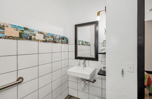 Pacific Hotel | Pet friendly first floor room near Purina Farms