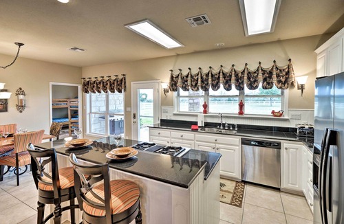 Waelder House | Pet-Friendly Flatonia House w/Patio & Gazebo!