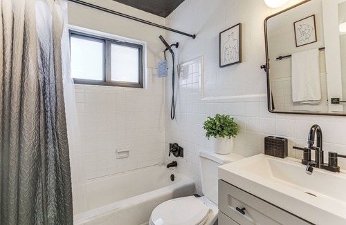 Oakland Park Apartment | Pet-Friendly Florida Abode w/ Patio, Near Beaches!