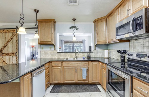 O Brien House | Pet-Friendly Florida Escape w/Patio & Fire Pit!