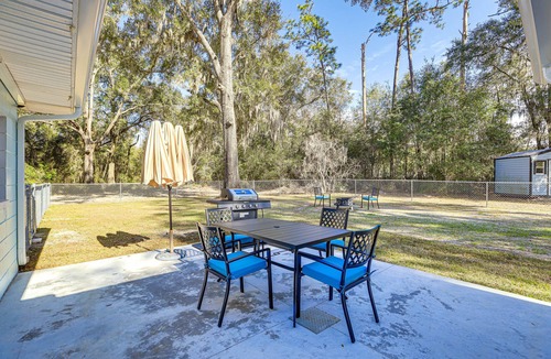 O Brien House | Pet-Friendly Florida Escape w/Patio & Fire Pit!