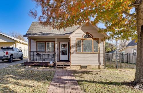 Handley House | Pet-Friendly Fort Worth Home: 8 Mi to AT&T Stadium