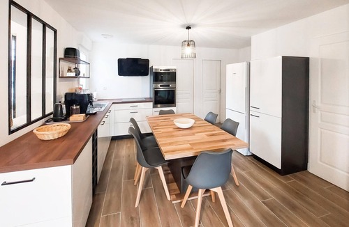 La Plaine-sur-Mer House | Pet friendly home in La Plaine Sur Mer with WiFi