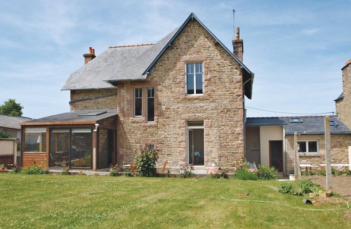 Tredrez-Locquemeau House | Pet friendly home in Tredrez-Locquemeau