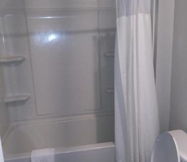 Covington House | Pet Friendly, Free Breakfast, 3Bed 2Bath Covington Cozy Hideaway