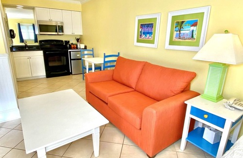 Atlantic Beach Hotel | Pet-friendly, Full Kitchen - 3 Blocks to Beach! Unit 403