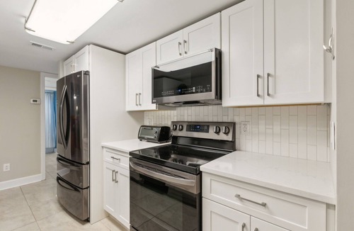 Amelia City House | Pet Friendly | Ground Floor Sailmaker Villa | Pool View