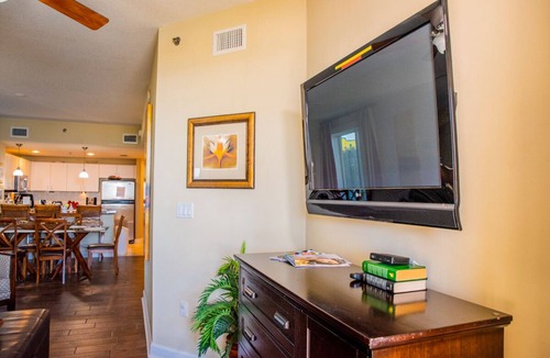 Panama City Beach Hotel | PET-FRIENDLY @ GRAND PANAMA. WALK OFF PATIO DIRECT TO BEACH, POOL AND BBQ GRILLS