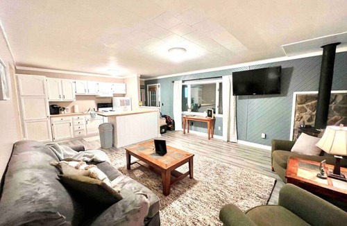 Garrison House | Pet-Friendly Garrison Cabin