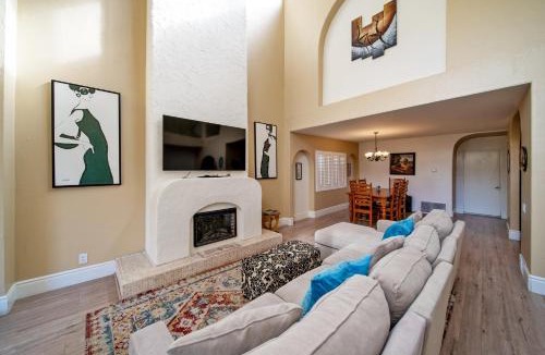 Corona del Mar House | Pet Friendly Gem Near the Beach and Shopping