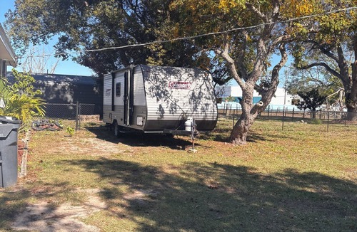 Auburndale House | Pet-friendly glamping RV in Central Florida!