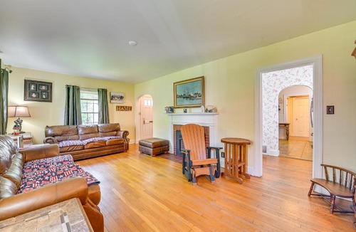 Gloversville House | Pet-Friendly Gloversville Cottage Near Golf Course